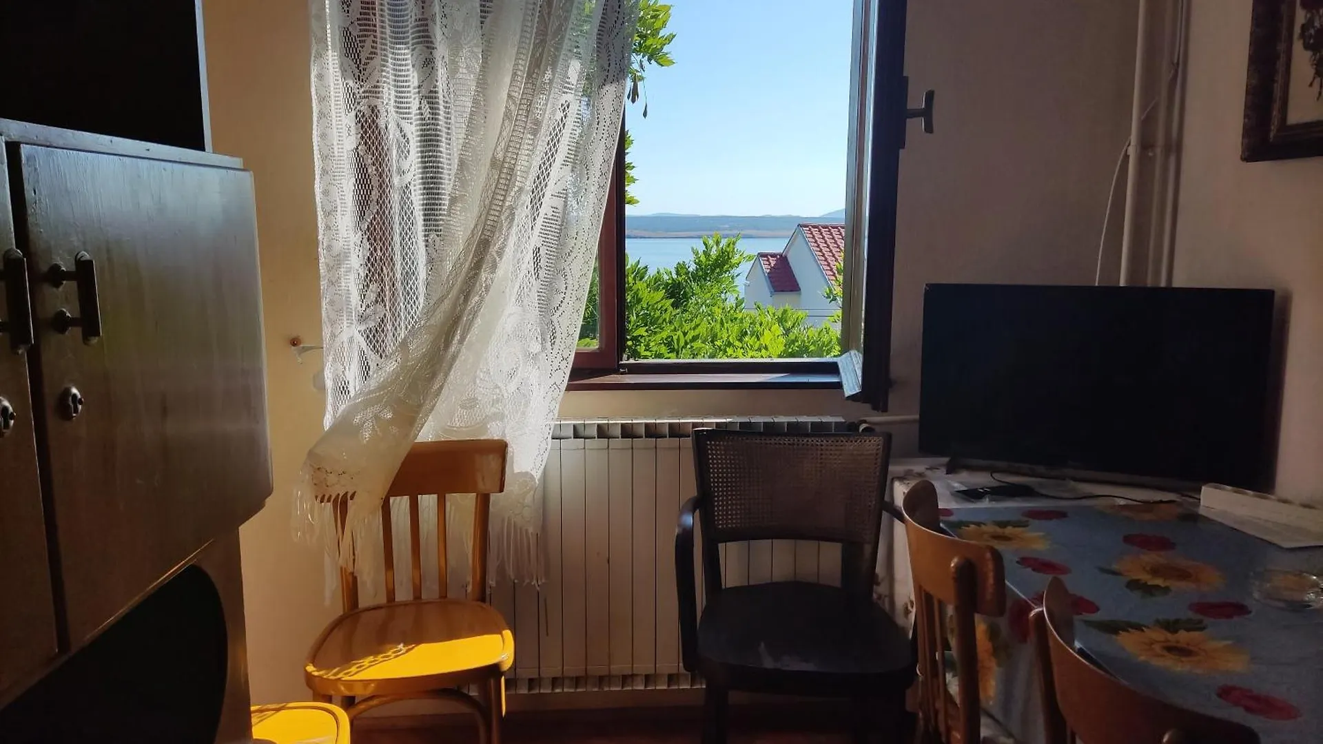 4 Bedrooms Apartment 50-70M To The Sea Dramalj 4-10 People 0*,