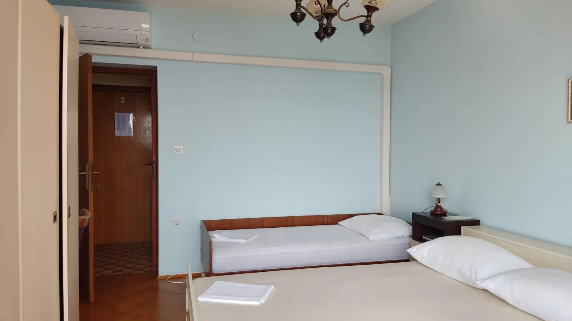 4 Bedrooms Apartment 50-70M To The Sea Dramalj 4-10 People