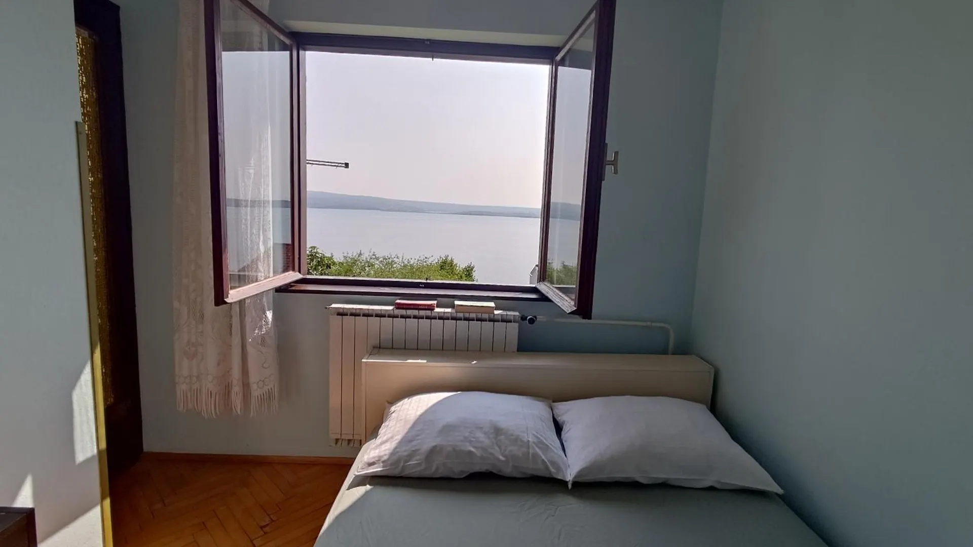 4 Bedrooms Apartment 50-70M To The Sea Dramalj 4-10 People Croatia